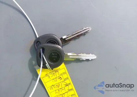 2005 Chevrolet Silverado 1500 Work Truck from USA, damaged, VIN 1GCEK19V65Z185226